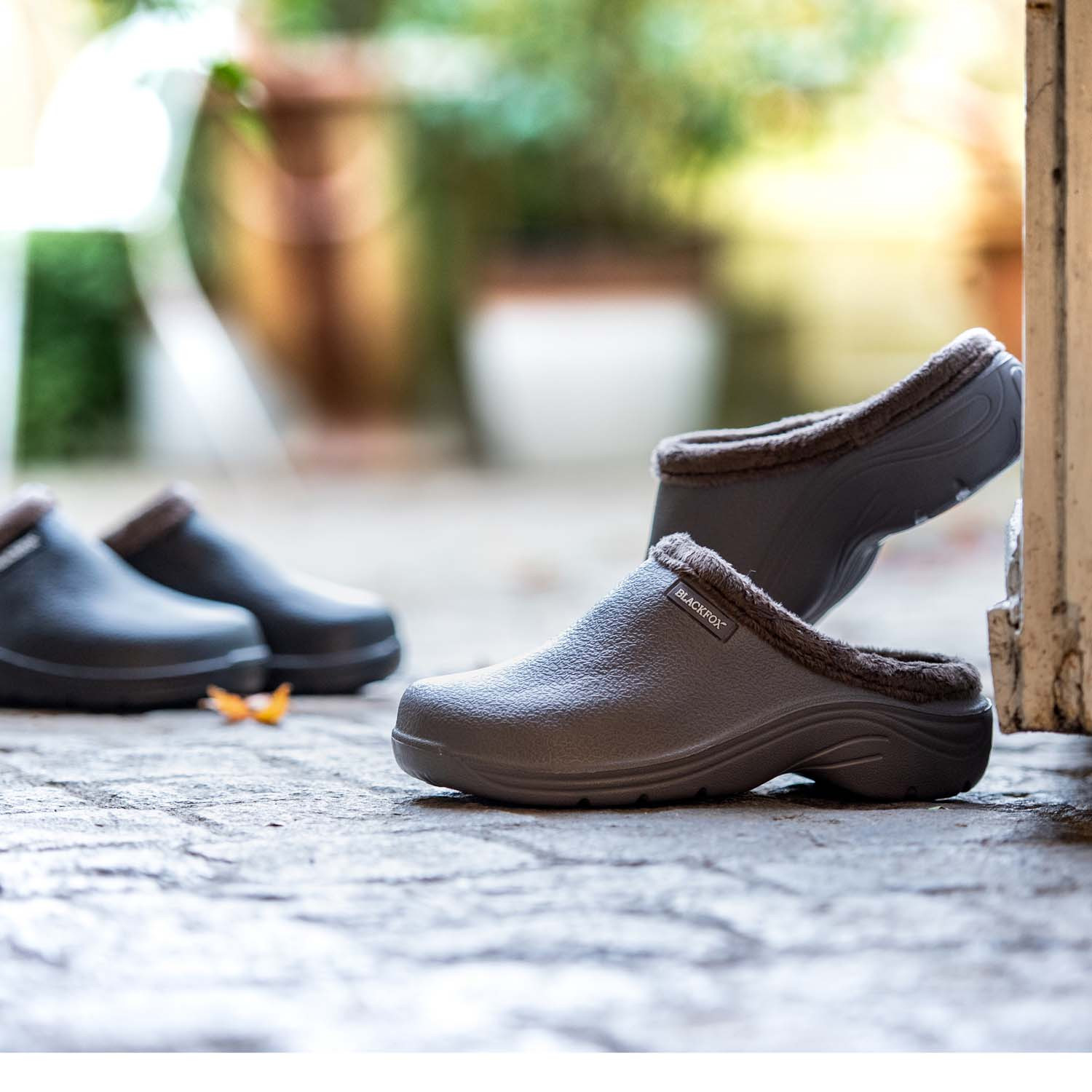 Fur lined top clogs womens